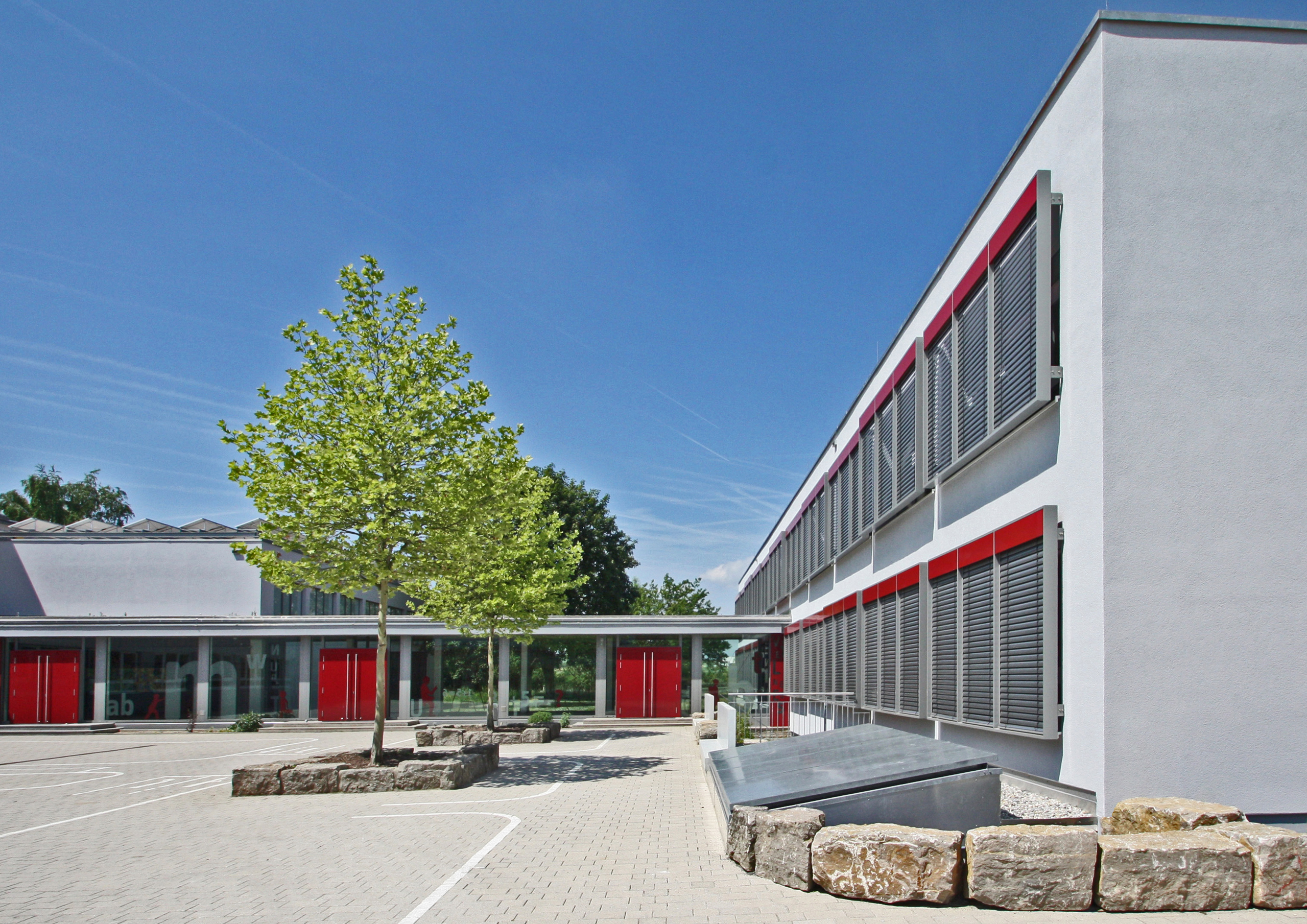 https://www.architektur-fassade.de/wp-content/uploads/2021/02/09502_GSKuernach02.jpg