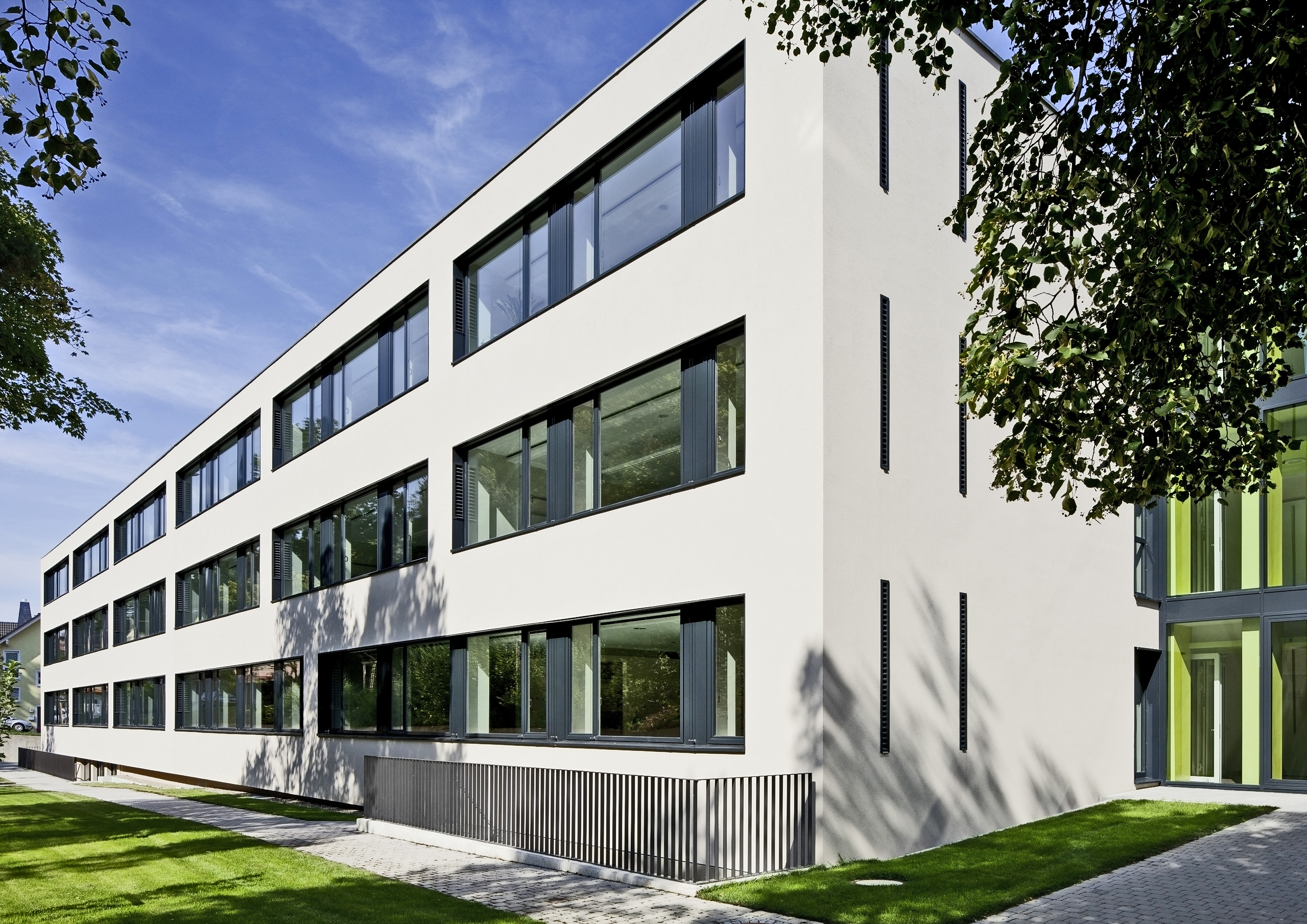 https://www.architektur-fassade.de/wp-content/uploads/2021/02/10501_RSOchsenfurt02.jpg